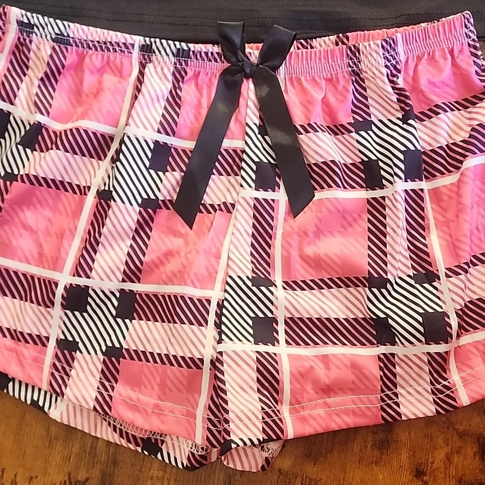 Black and Pink Plaid Women's Sleepwear Set Size L Letter graphic Cami Top/shorts